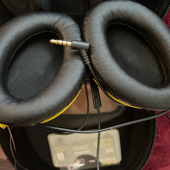 Bose Headphones Bose 5 Black And Yellow Headphones
